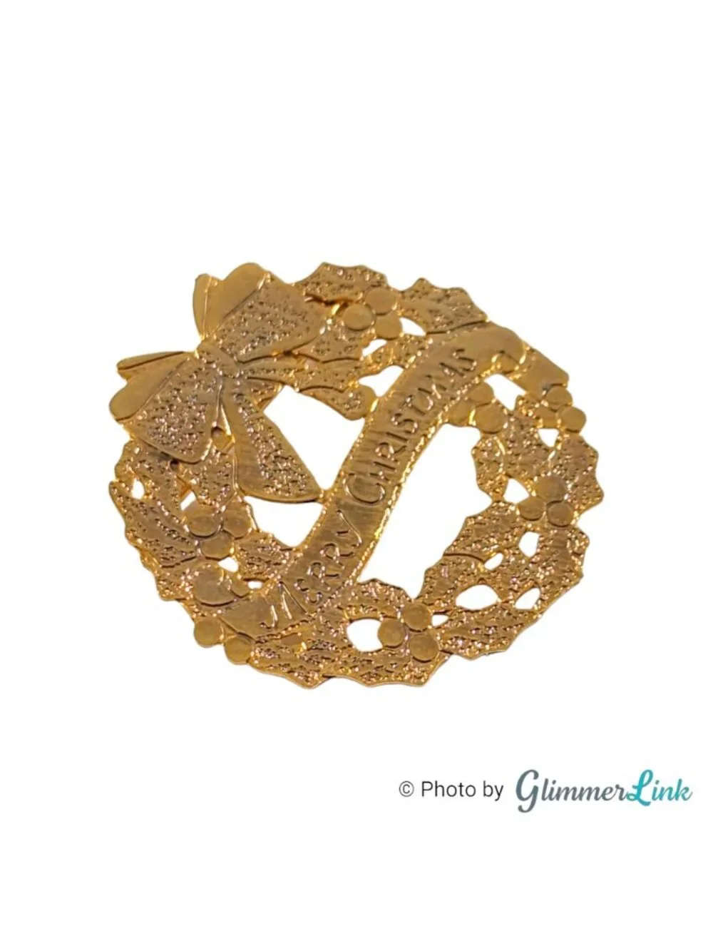 Vintage Flat Etched Merry Christmas Wreath Gold Tone Brooch